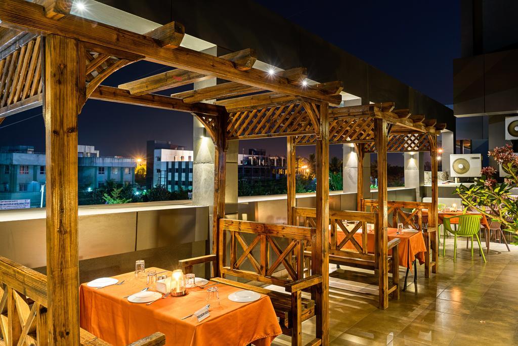 Treebo Premium Grand Emerald Pimpri-Chinchwad Ngoại thất bức ảnh