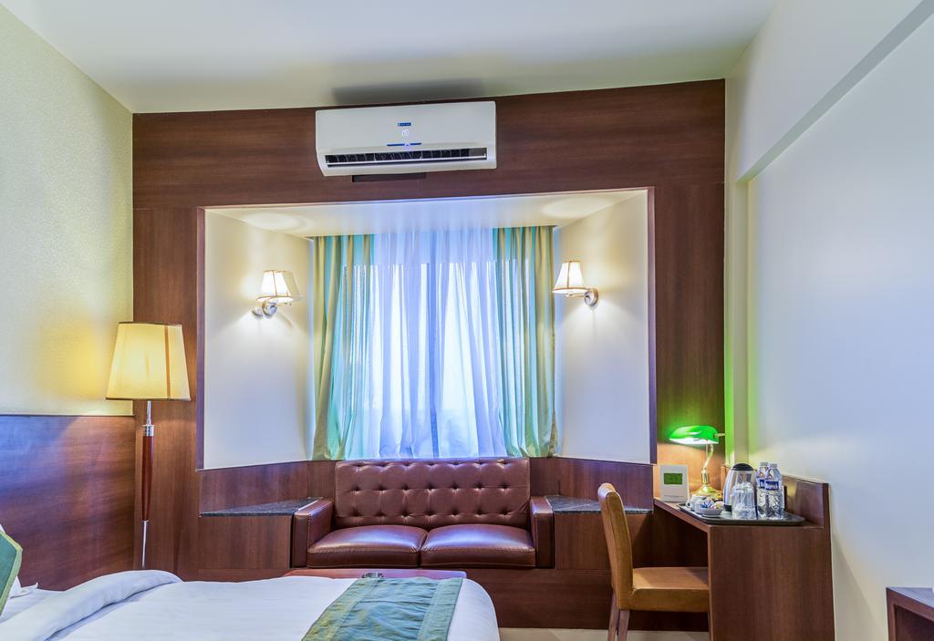Treebo Premium Grand Emerald Pimpri-Chinchwad Ngoại thất bức ảnh
