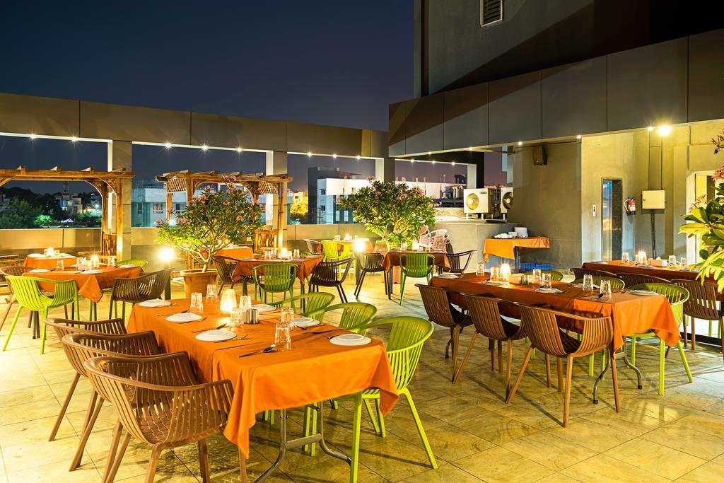 Treebo Premium Grand Emerald Pimpri-Chinchwad Ngoại thất bức ảnh