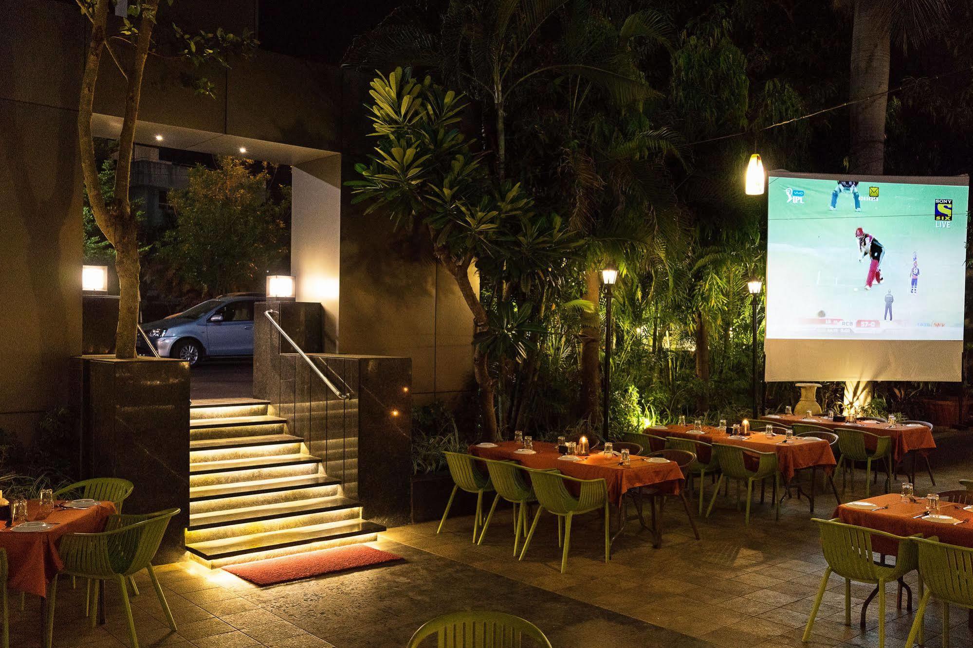 Treebo Premium Grand Emerald Pimpri-Chinchwad Ngoại thất bức ảnh