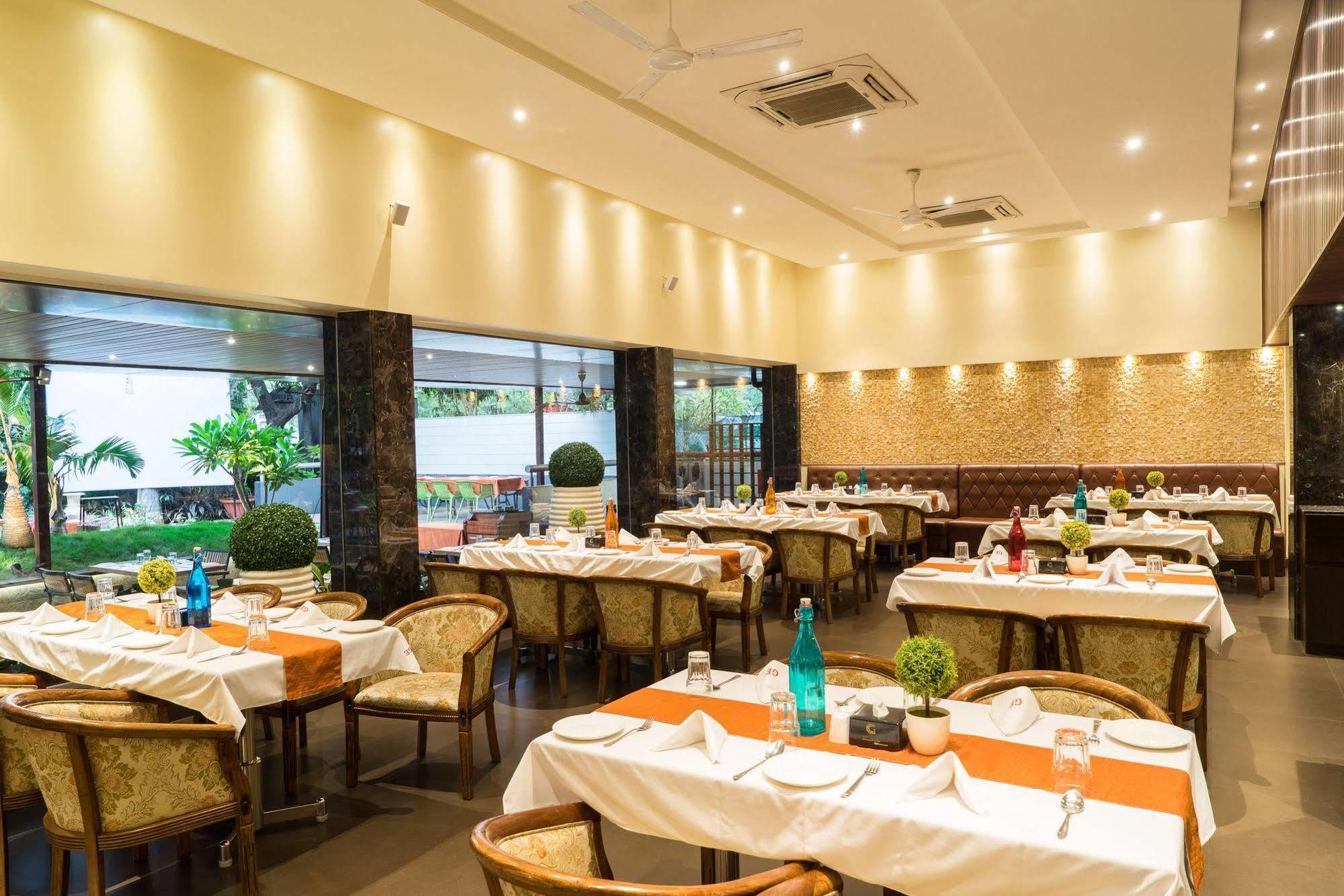 Treebo Premium Grand Emerald Pimpri-Chinchwad Ngoại thất bức ảnh