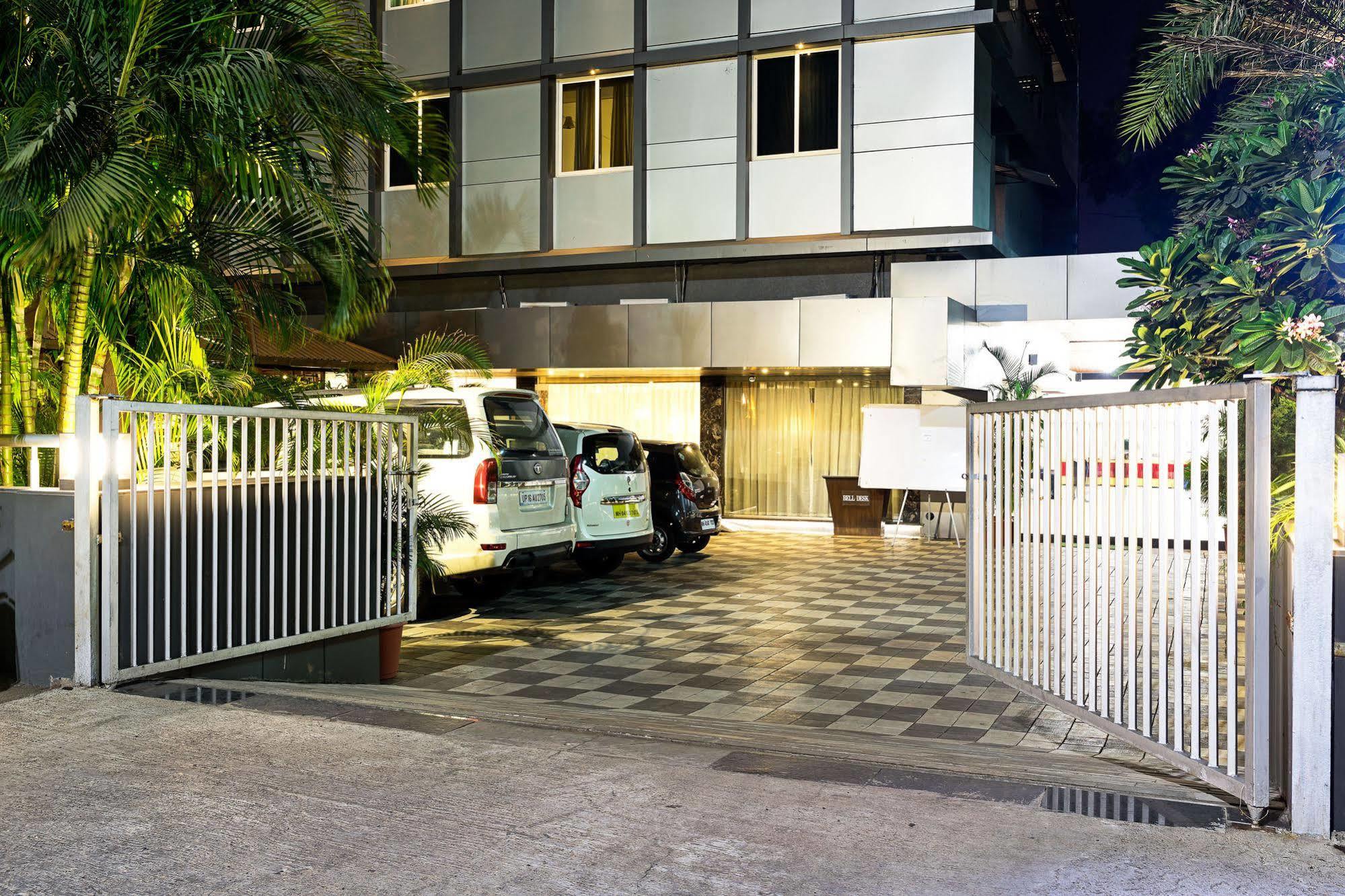 Treebo Premium Grand Emerald Pimpri-Chinchwad Ngoại thất bức ảnh