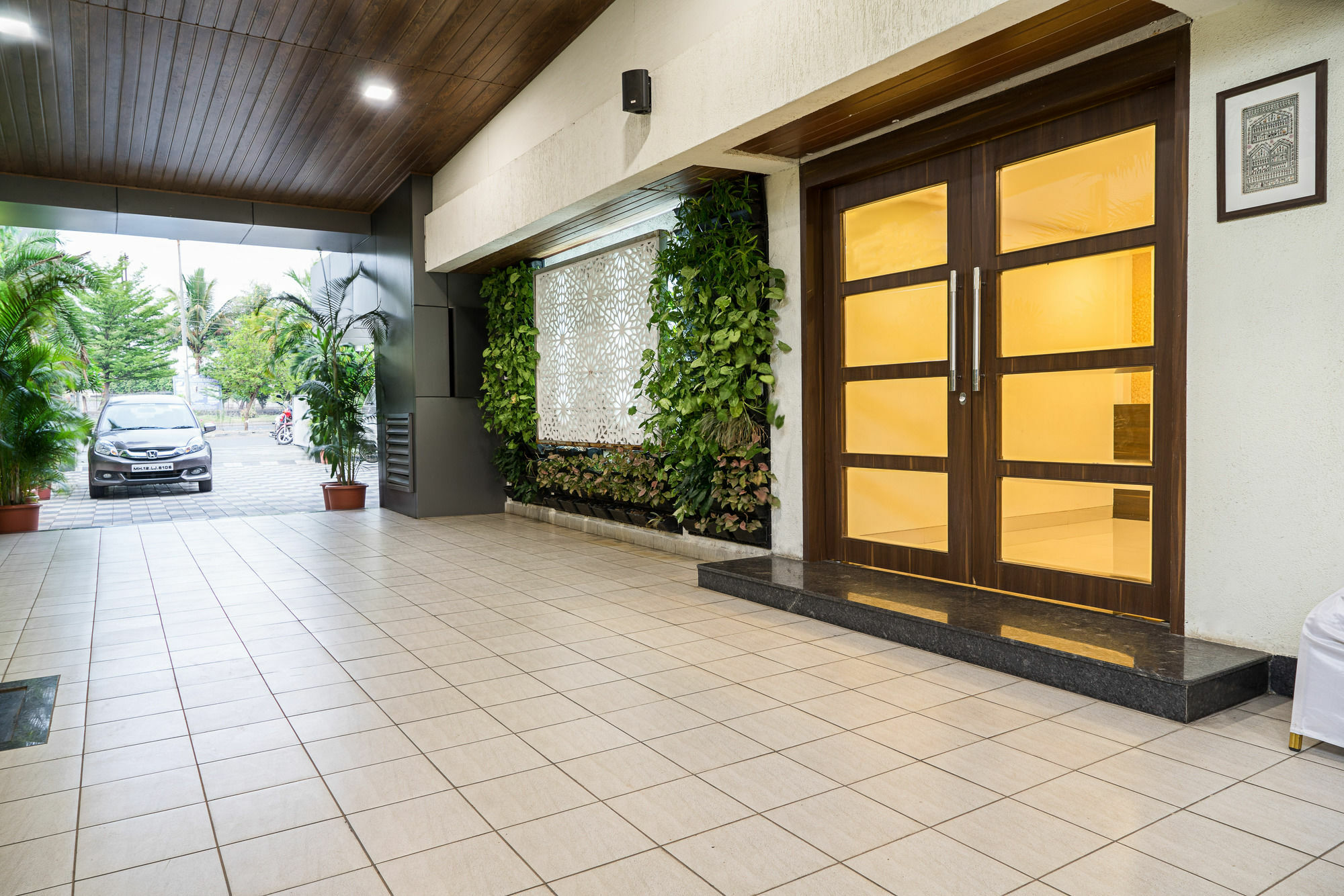 Treebo Premium Grand Emerald Pimpri-Chinchwad Ngoại thất bức ảnh