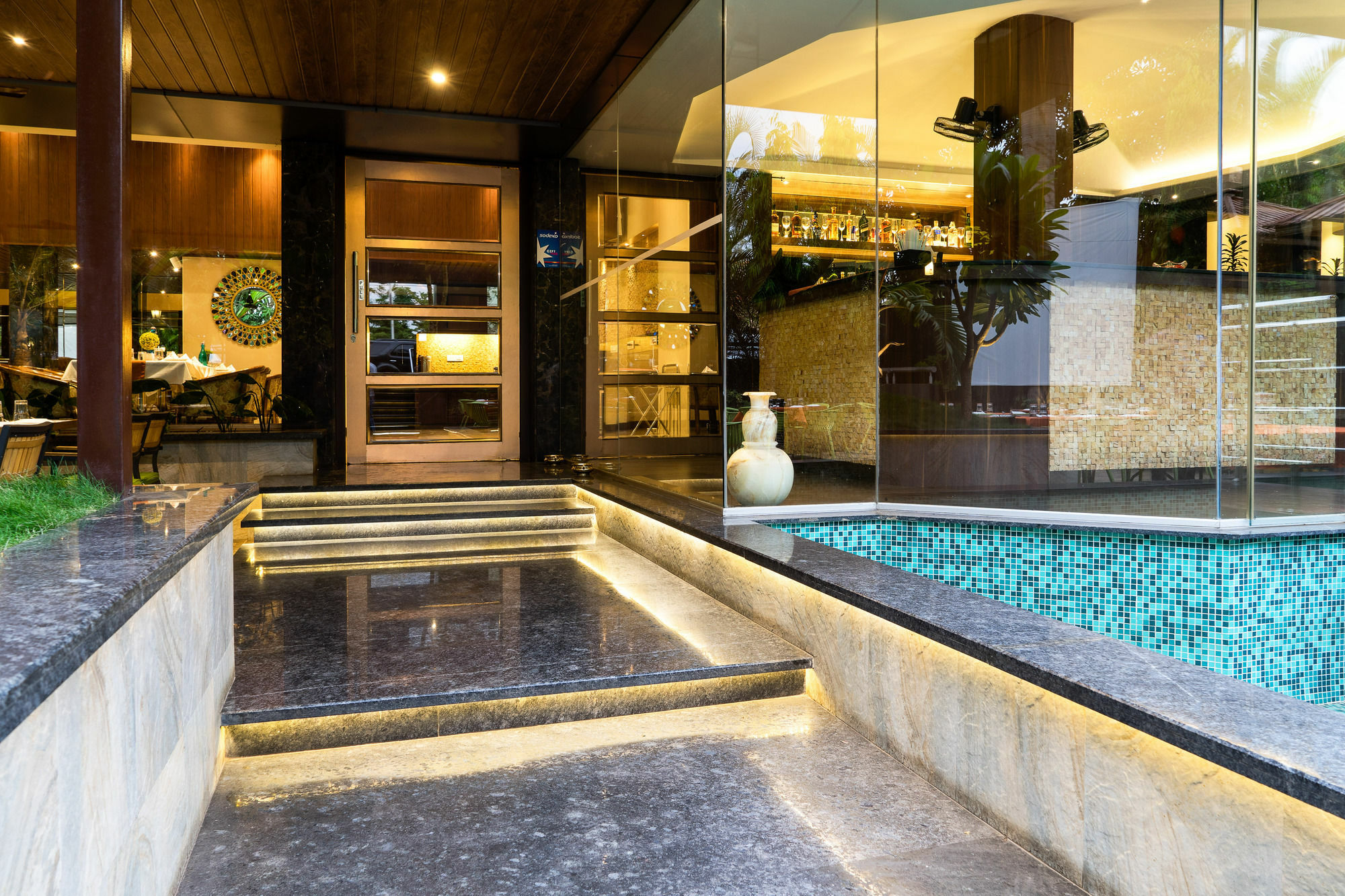 Treebo Premium Grand Emerald Pimpri-Chinchwad Ngoại thất bức ảnh